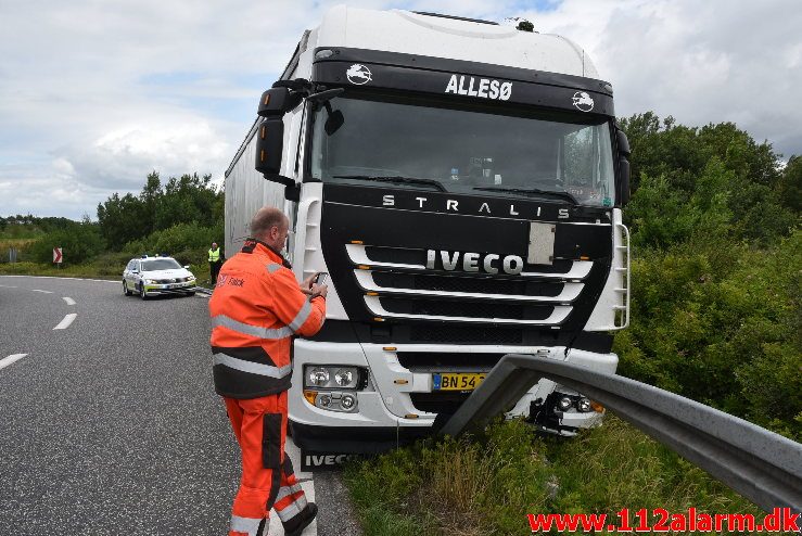 Lastbil ryg af motorvejsrampen. E45 ved DTC - Vejle. 21/06-2018. KL. 10:00.