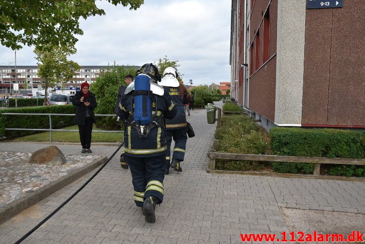 Brand i Etageejendom. Skolegade 21 i Vejle. 22/06-2018. Kl. 20:14.