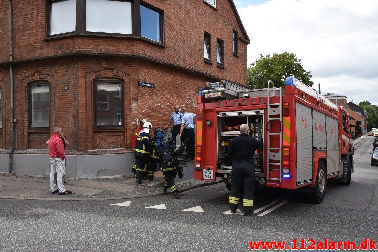 Brand i Etageejendom. Valdemarsgade i Vejle. 23/06-2018. Kl. 10:56.