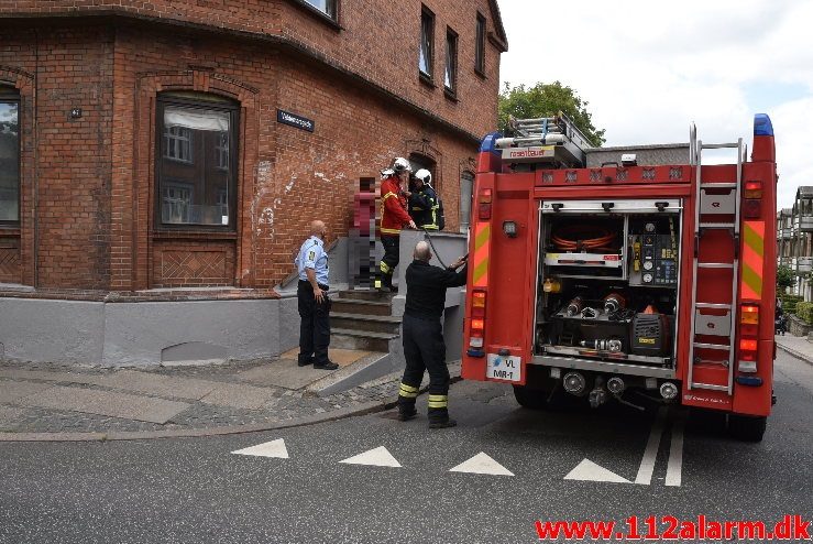 Brand i Etageejendom. Valdemarsgade i Vejle. 23/06-2018. Kl. 10:56.