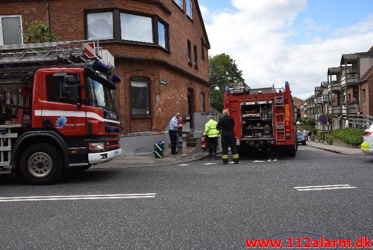 Brand i Etageejendom. Valdemarsgade i Vejle. 23/06-2018. Kl. 10:56.