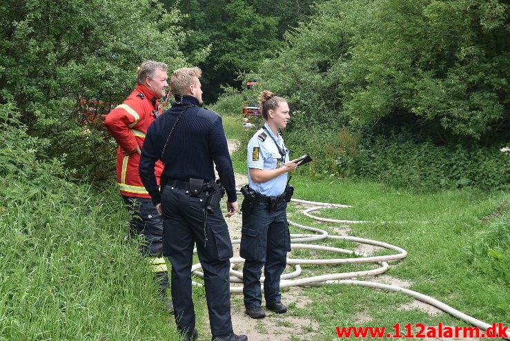 Brand i udhus. Sukkertoppen i Vejle. 24/06-2018. Kl. 07:42.