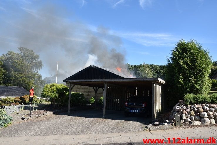 Voldsom brand i Villa. E t Jørgensens Vej i vejle. 03/07-2018. Kl. 18:00.