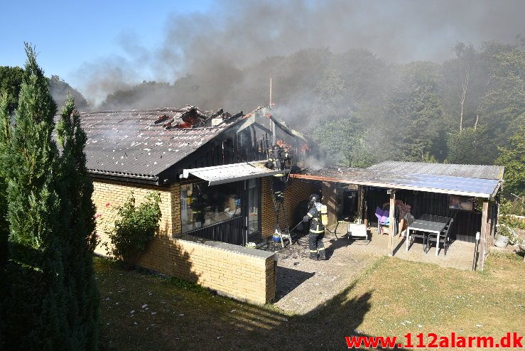 Voldsom brand i Villa. E t Jørgensens Vej i vejle. 03/07-2018. Kl. 18:00.