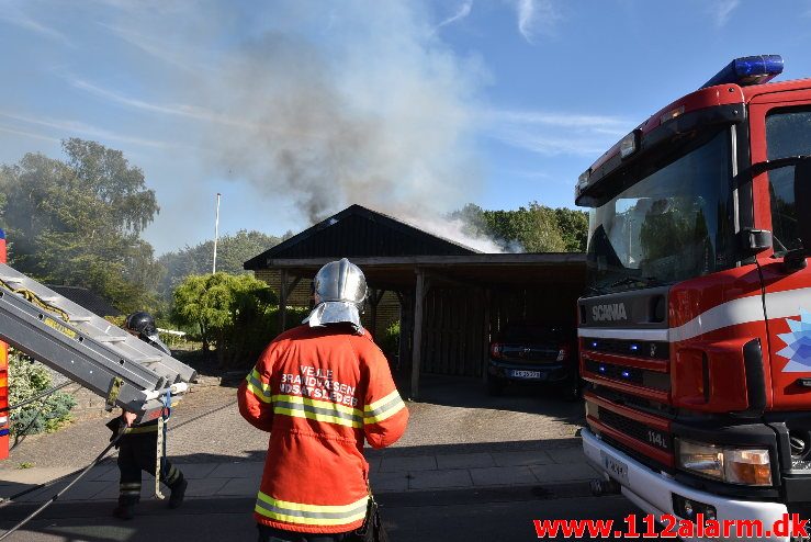 Voldsom brand i Villa. E t Jørgensens Vej i vejle. 03/07-2018. Kl. 18:00.