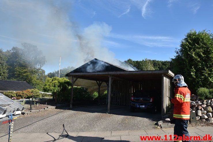 Voldsom brand i Villa. E t Jørgensens Vej i vejle. 03/07-2018. Kl. 18:00.