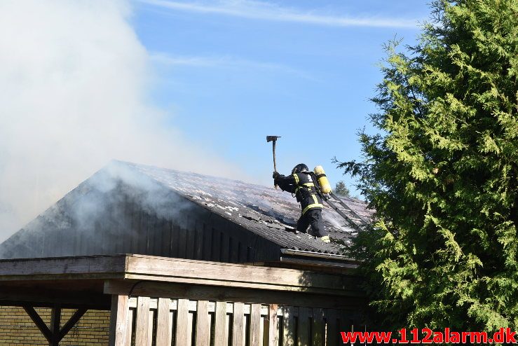 Voldsom brand i Villa. E t Jørgensens Vej i vejle. 03/07-2018. Kl. 18:00.