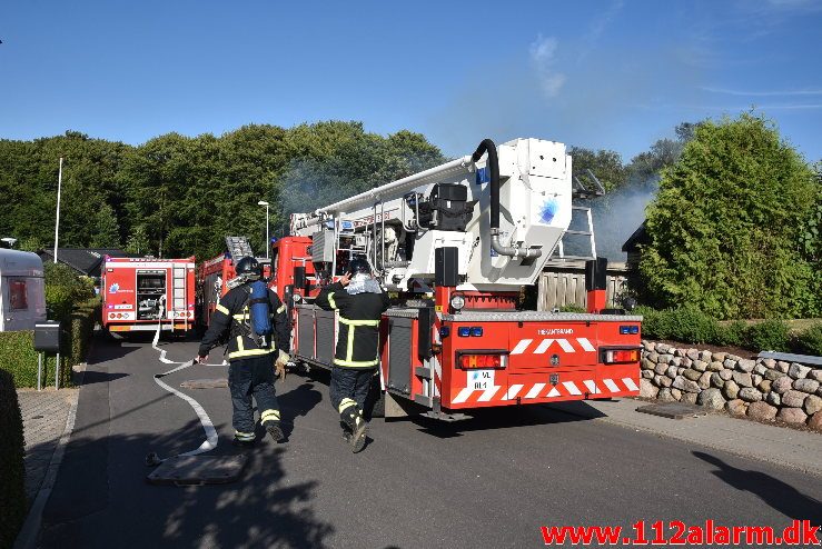 Voldsom brand i Villa. E t Jørgensens Vej i vejle. 03/07-2018. Kl. 18:00.