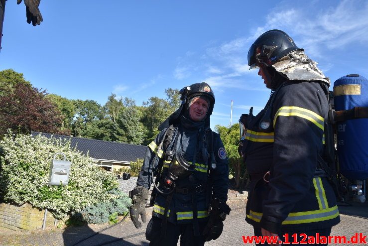 Voldsom brand i Villa. E t Jørgensens Vej i vejle. 03/07-2018. Kl. 18:00.