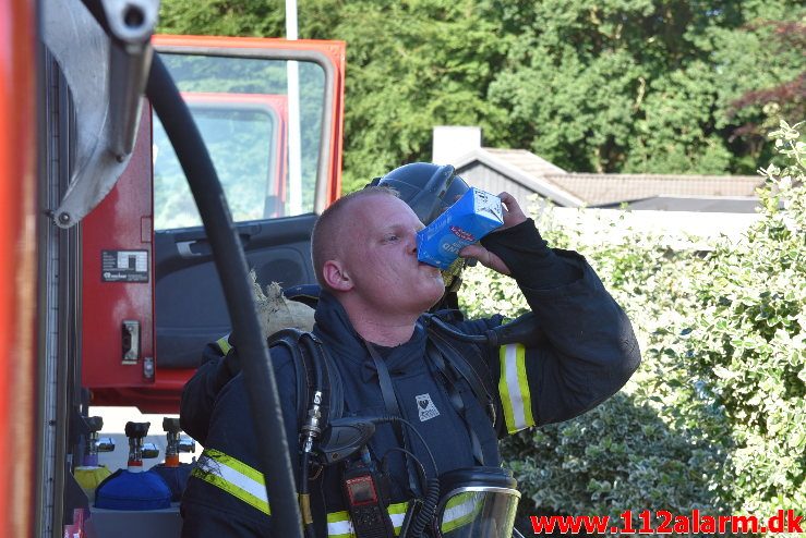 Voldsom brand i Villa. E t Jørgensens Vej i vejle. 03/07-2018. Kl. 18:00.