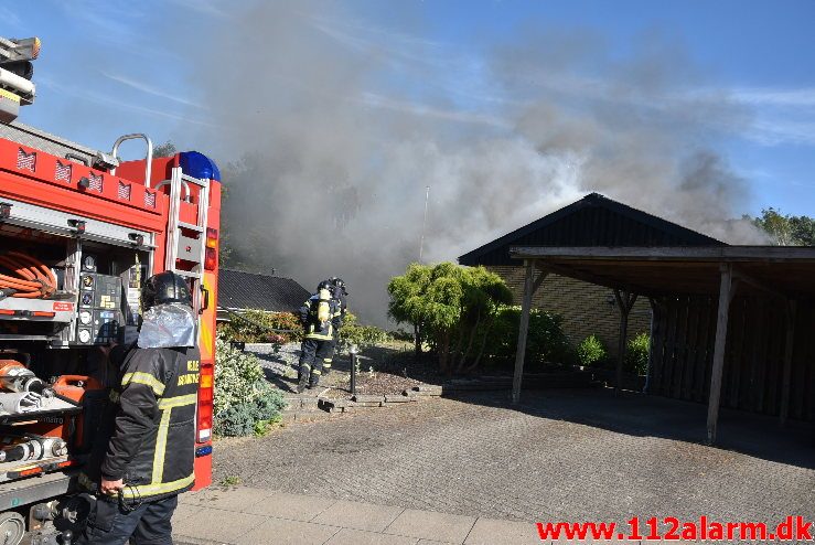 Voldsom brand i Villa. E t Jørgensens Vej i vejle. 03/07-2018. Kl. 18:00.