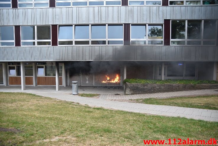 Brand i Etageejendom. Løget Center 71 i Vejle. 05/07-2018. Kl. 20:28.