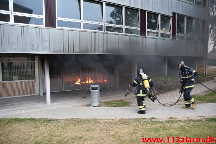 Brand i Etageejendom. Løget Center 71 i Vejle. 05/07-2018. Kl. 20:28.