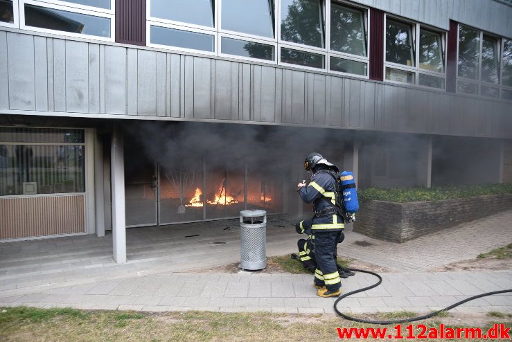 Brand i Etageejendom. Løget Center 71 i Vejle. 05/07-2018. Kl. 20:28.