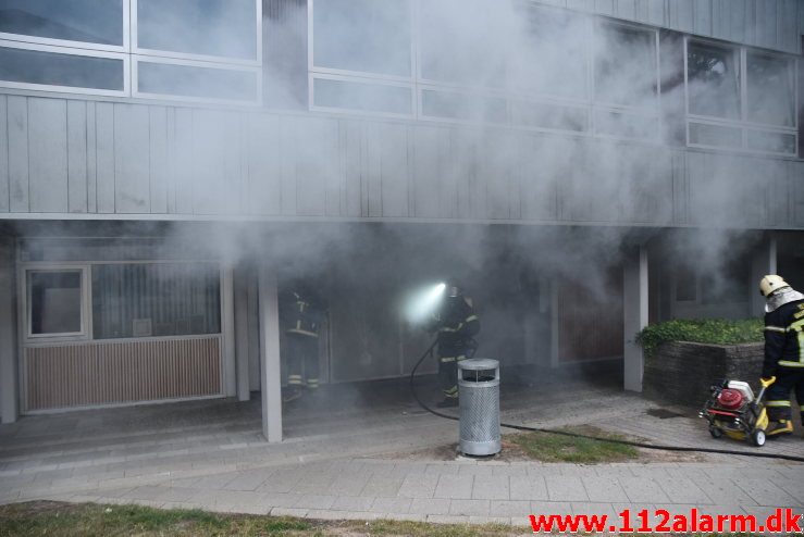 Brand i Etageejendom. Løget Center 71 i Vejle. 05/07-2018. Kl. 20:28.