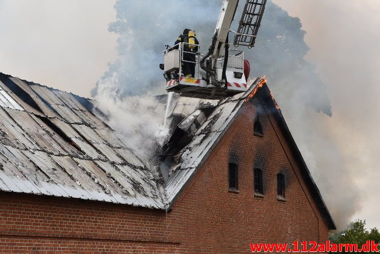 Gårdbrand. Engumvej 91 i vejle øst. 05/07-2018. Kl. 17:33.