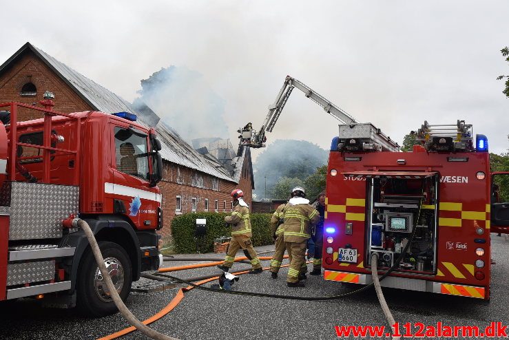 Gårdbrand. Engumvej 91 i vejle øst. 05/07-2018. Kl. 17:33.