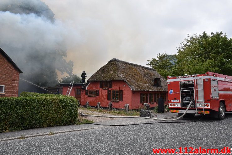 Gårdbrand. Engumvej 91 i vejle øst. 05/07-2018. Kl. 17:33.