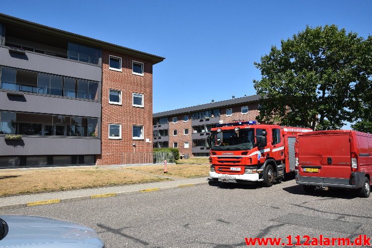 Brand i Etageejendom. Hældagervej i Vejle Øst. 13/07-2018. Kl. 15:16.