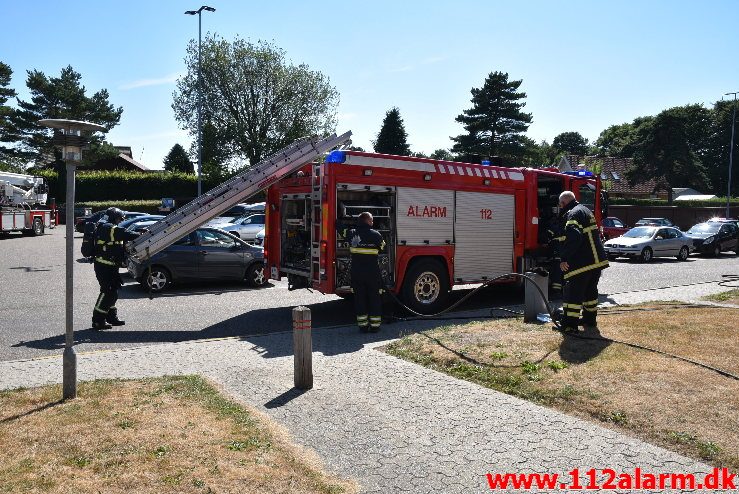 Brand i Etageejendom. Hældagervej i Vejle Øst. 13/07-2018. Kl. 15:16.