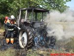 Ild i landbrugsredskab. Rostrupvej ved Gadbjerg. 16/07-2018. Kl. 13:01.