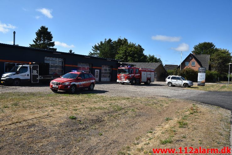 Gasledningsbrud. Horsensvej i Bredal. 23/07-2018. KL. 10:20.