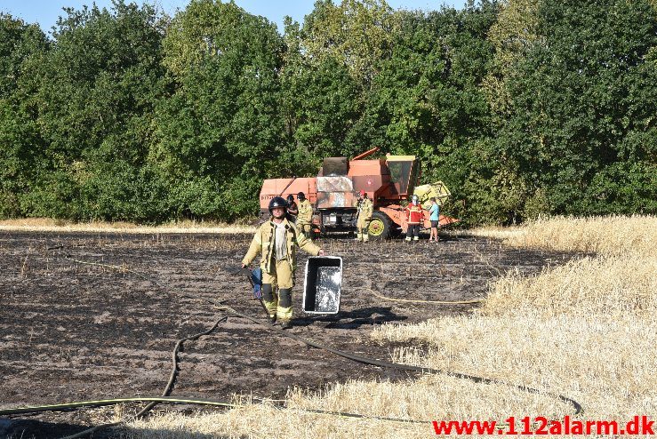 Brand i landbrugsredskab. Logslundvej i Tørring. 27/07-2018. Kl. 17:46.