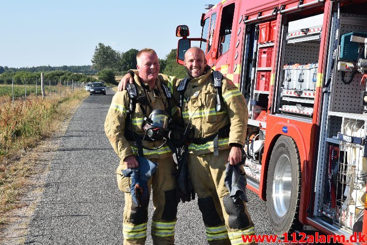 Brand i landbrugsredskab. Logslundvej i Tørring. 27/07-2018. Kl. 17:46.