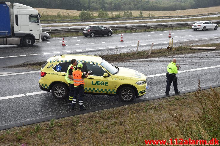 FUH med Fastklemte Lastbil. E45 ved Skærup Rast. 14/08-2018. Kl. 14:40.