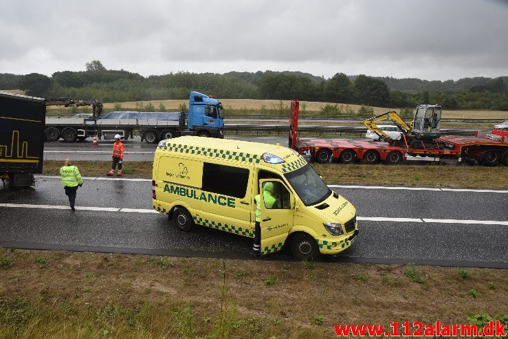 FUH med Fastklemte Lastbil. E45 ved Skærup Rast. 14/08-2018. Kl. 14:40.