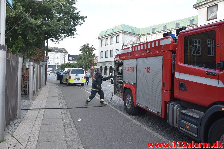 Brand i Økolariet. Dæmningen 11 i Vejle. 17/08-2018. Kl. 18:47.