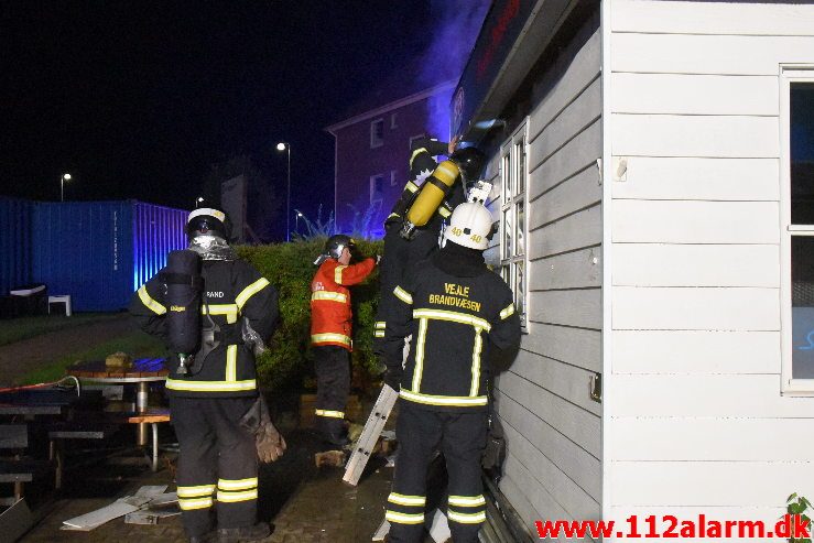 Brand i Grillbar. Koldingvej i Vejle. 24/08-2018. Kl. 03:20.