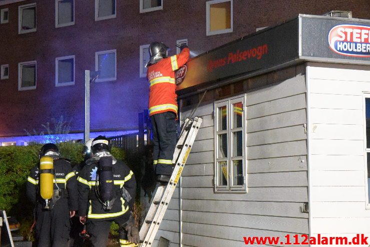 Brand i Grillbar. Koldingvej i Vejle. 24/08-2018. Kl. 03:20.