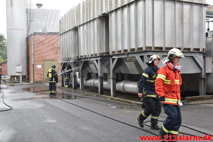 Brand i industri. Grønlandsvej i Vejle. 24/08-2018. Kl. 09:46.