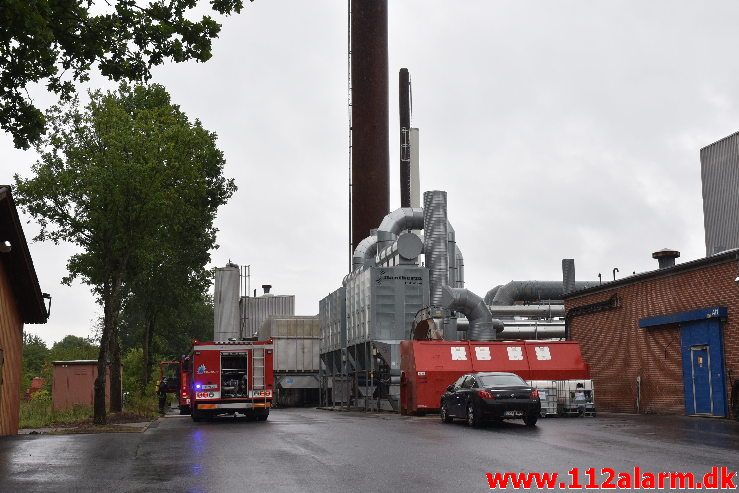 Brand i industri. Grønlandsvej i Vejle. 24/08-2018. Kl. 09:46.