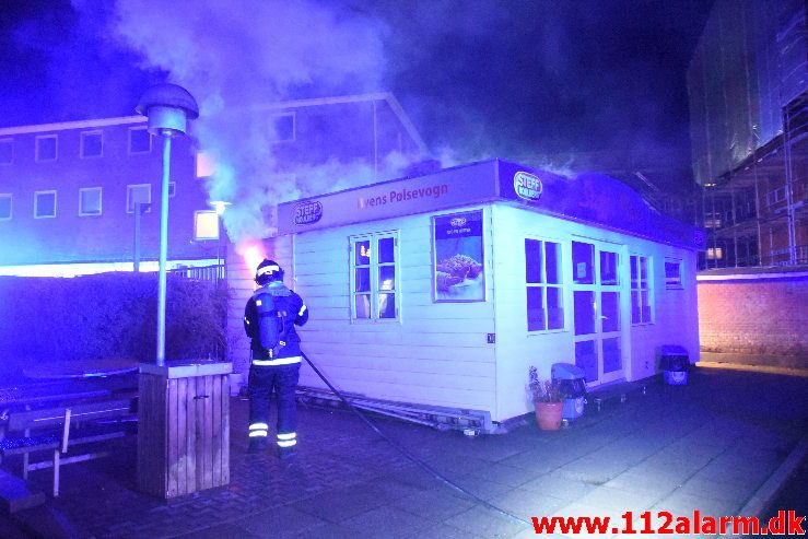 Brand i Grillbar. Koldingvej i Vejle. 24/08-2018. Kl. 03:20.