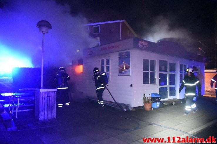 Brand i Grillbar. Koldingvej i Vejle. 24/08-2018. Kl. 03:20.