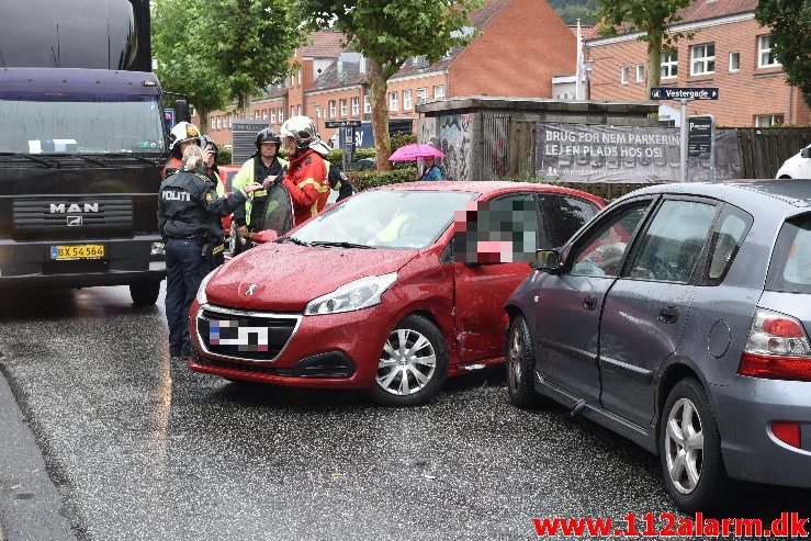 FUH med fastklemt. Staldgaardsgade i Vejle. 27/08-2018. Kl. 11:12.