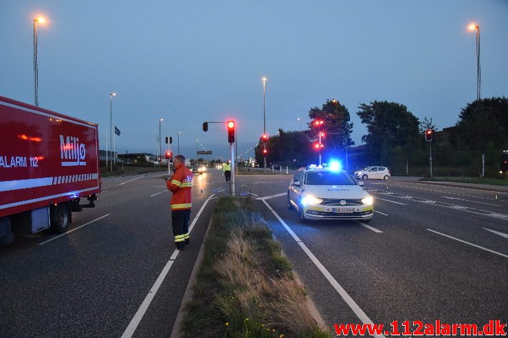 Væltet lastbil. Fredericiavej i Vejle. 30/08-2018. Kl. 19:13.