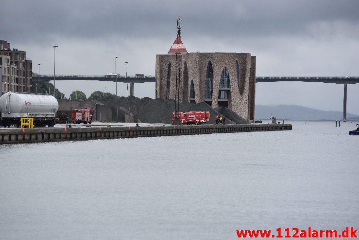 Dykker Opgave. Nordkajen på Vejle Havn. 11/09-2018. KL. 11:28.