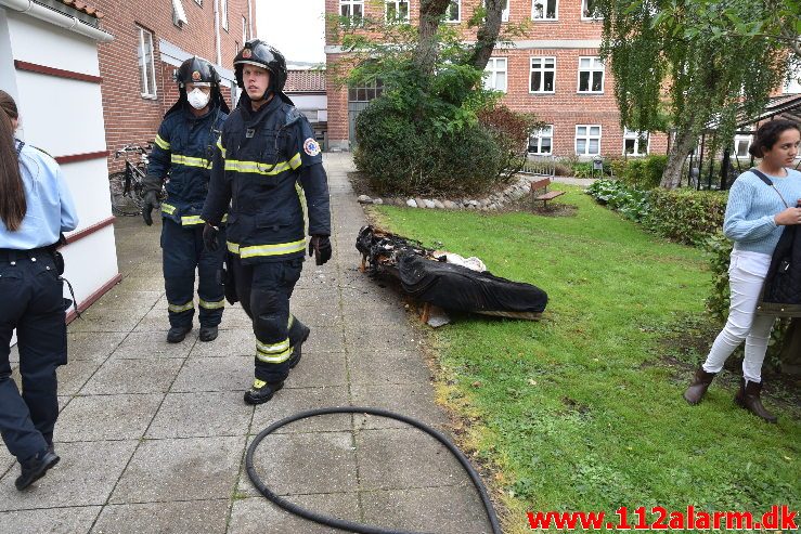 Brand Etageejendom. Kalkbrænderivej 8 i Vejle. 17/09-2018. Kl. 14:42.