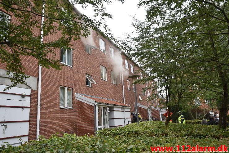 Brand Etageejendom. Kalkbrænderivej 8 i Vejle. 17/09-2018. Kl. 14:42.