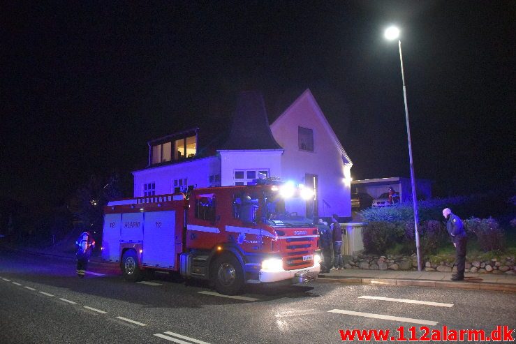 Brand i Villa. Koldingvej i Højen. 09/10-2018. Kl. 23:30.