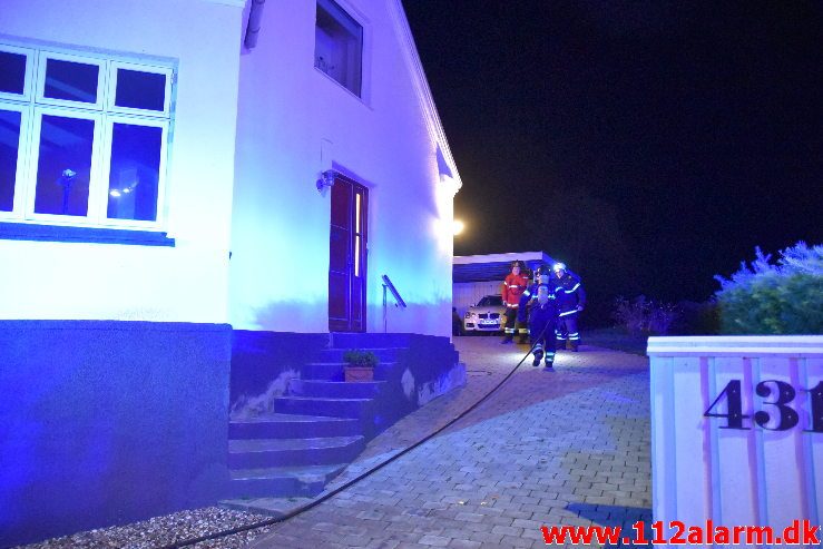 Brand i Villa. Koldingvej i Højen. 09/10-2018. Kl. 23:30.