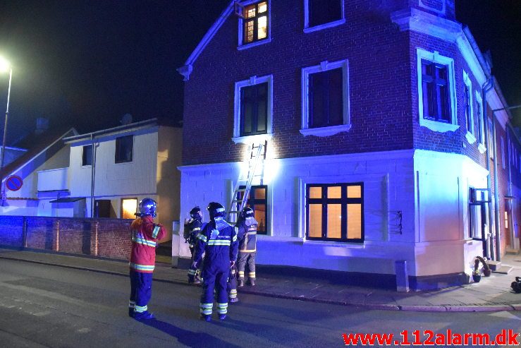 Brand i Villa. Holmen i Vejle. 13/10-2018. Kl. 00:44.