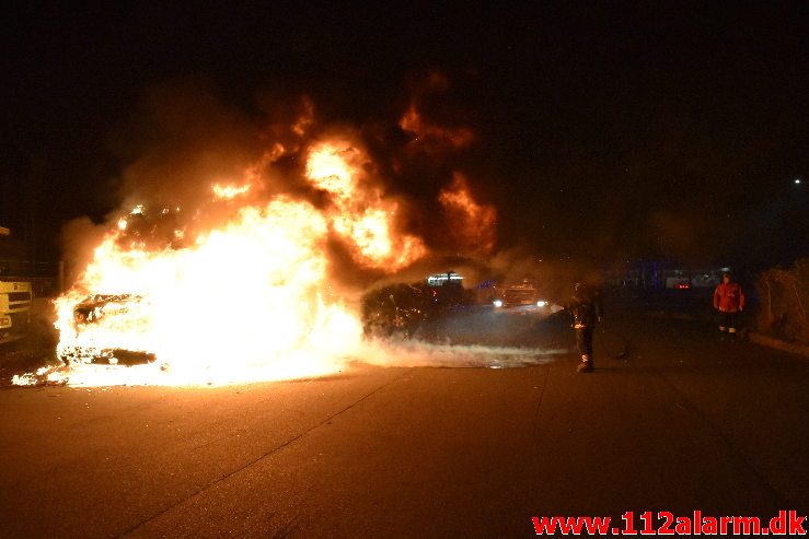 Brand i Lastbil. Ibæk Strandvej i Vejle. 21/11-2018. Kl. 23:19.