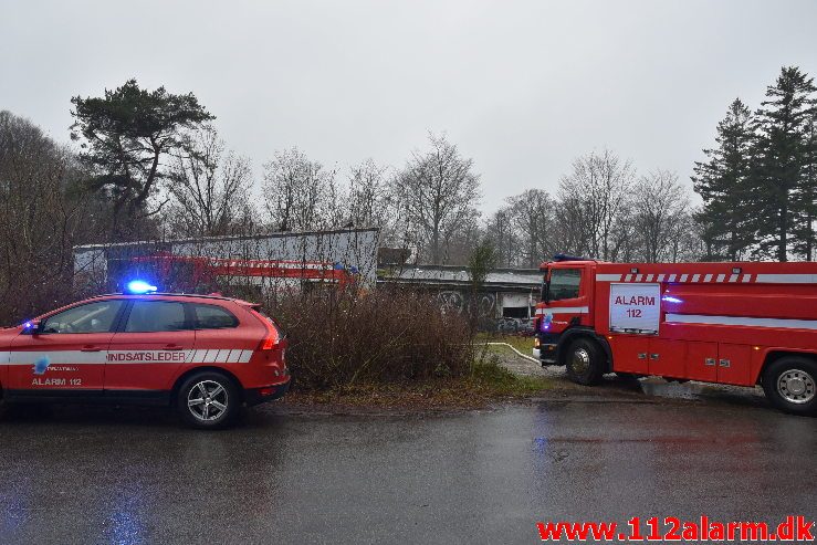 Påsat brand i gamle vandrehjem. Mølholm Landevej 80 i Vejle. 29/11-2018. Kl. 13:52.