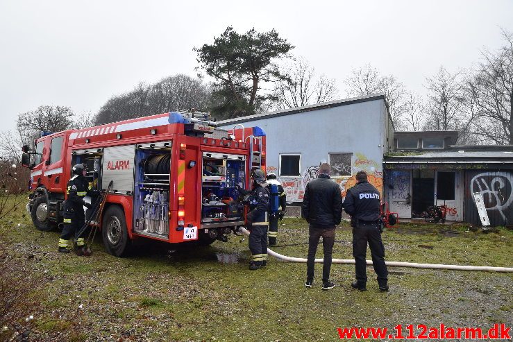 Påsat brand i gamle vandrehjem. Mølholm Landevej 80 i Vejle. 29/11-2018. Kl. 13:52.