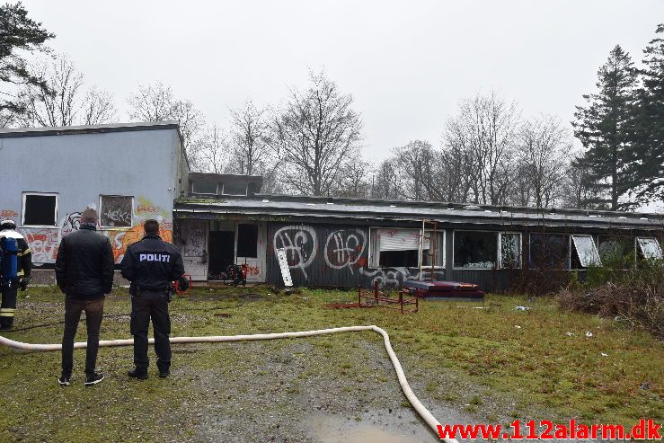 Påsat brand i gamle vandrehjem. Mølholm Landevej 80 i Vejle. 29/11-2018. Kl. 13:52.