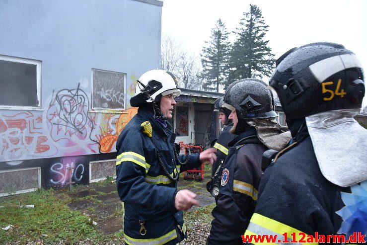 Påsat brand i gamle vandrehjem. Mølholm Landevej 80 i Vejle. 29/11-2018. Kl. 13:52.